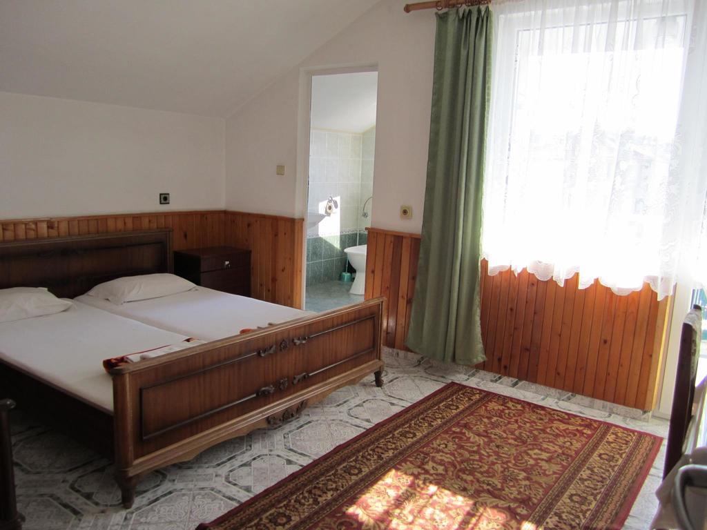 Central Guesthouse Nesebar Exteriör bild